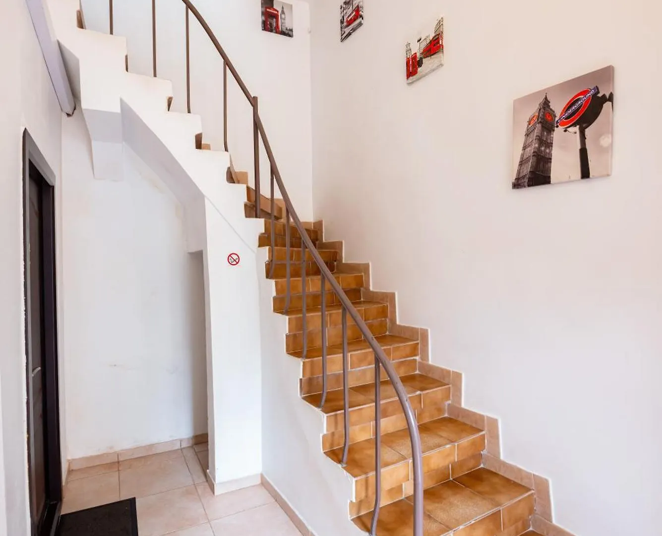Budget Accommodation Bucharest Guest house